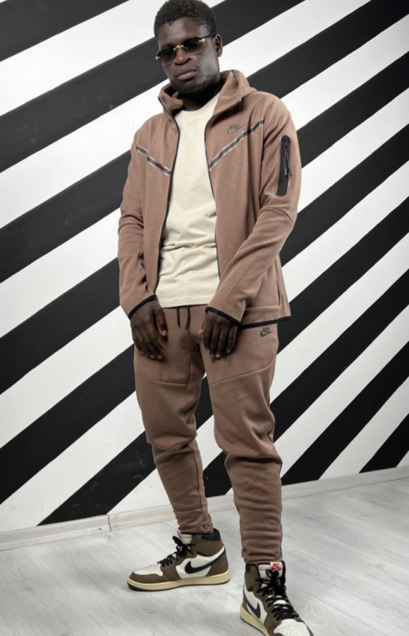 СПОРТИВНЫЙ КОСТЮМ NIKE (1)